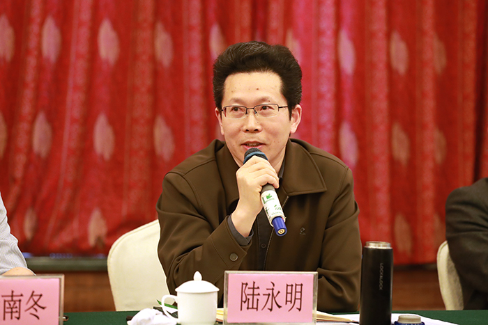 南通开放大学校长陆永明汇报工作